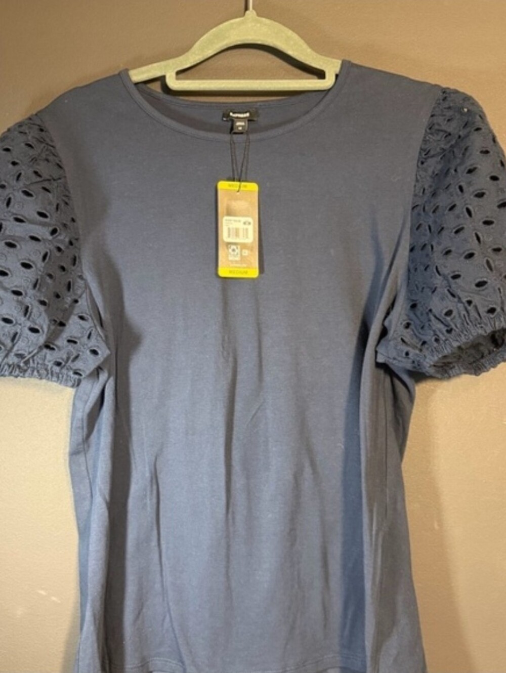 Express Short Sleeve Top. NWT - Picture 5 of 5